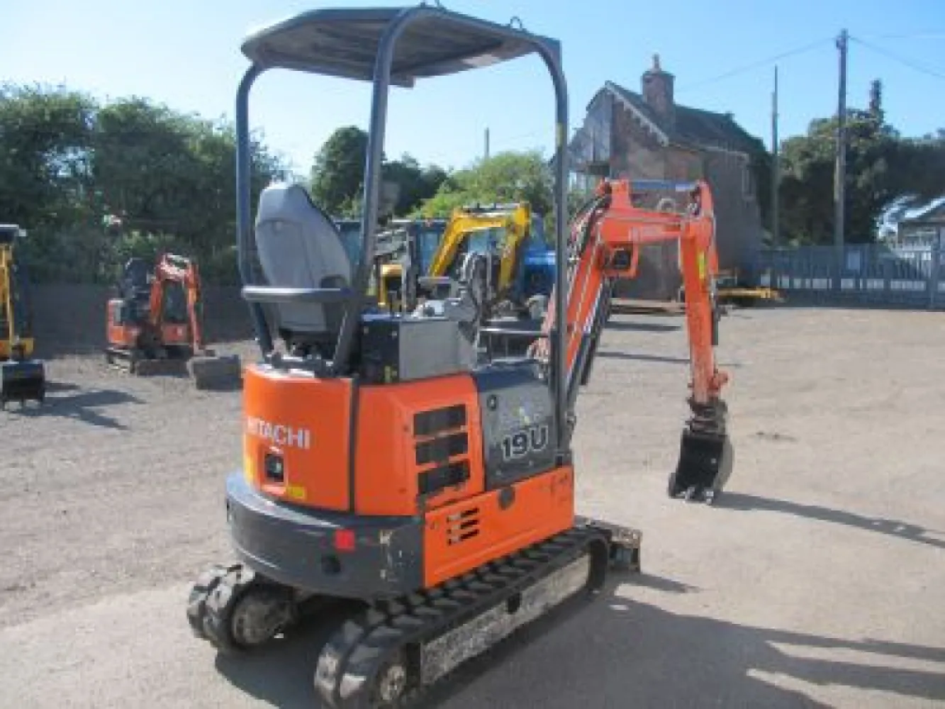 Hitachi ZX19U-5A YR - Fenland Tractors - Fenland Tractors